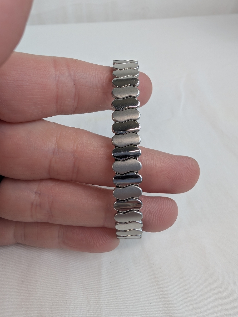 Vintage Expansion Bracelet - Silver Tone Stretch - Classic Watch Style - Picture 4 of 7